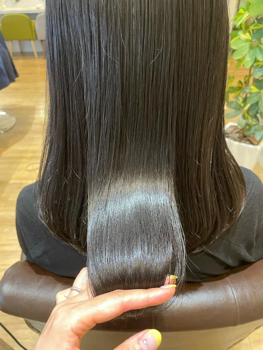 セミロング 髪質改善 縮毛矯正 トリートメント 片倉 由湖のヘアスタイル