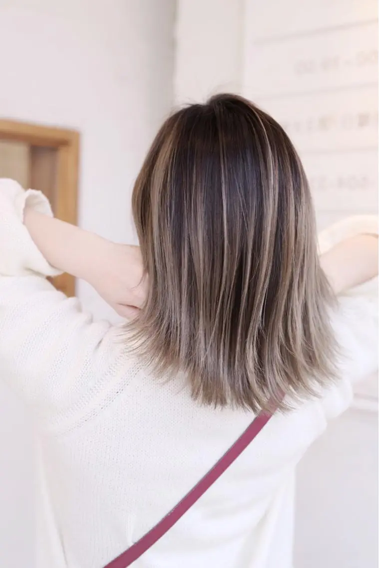 ミディアム カラー バレイヤージュ レイヤーカット カット ヘアカラー くわやま まさきのヘアスタイル