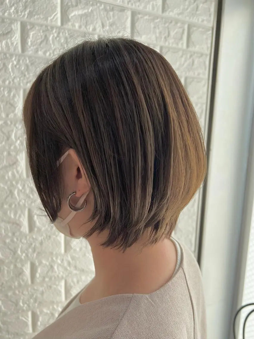ショート カラー ショートボブ アッシュ ベージュカラー ダブルカラー ハイライトカラー 艶髪 ♡Tomiyaのヘアスタイル