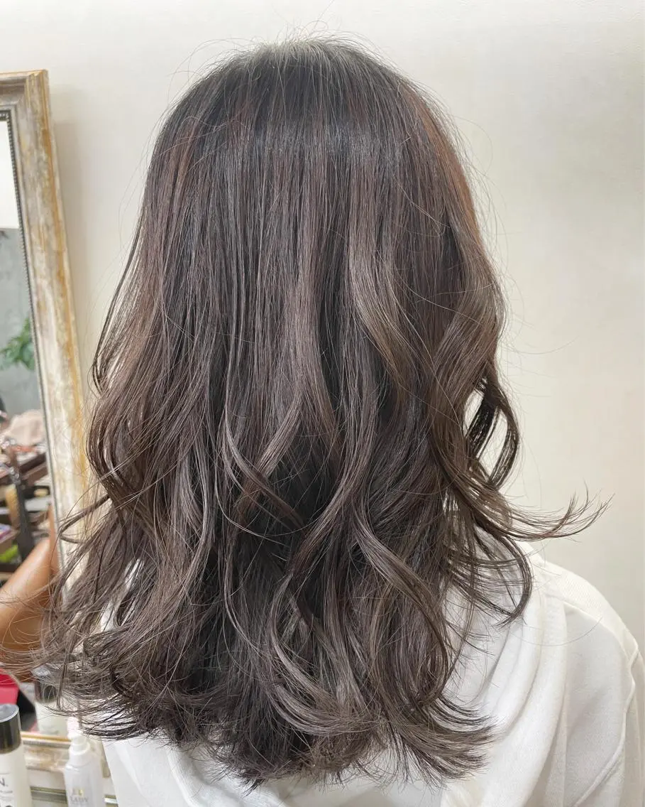 ミディアム カラー ハイライトカラー ハイライト TOWA 野村　コウダイのヘアスタイル