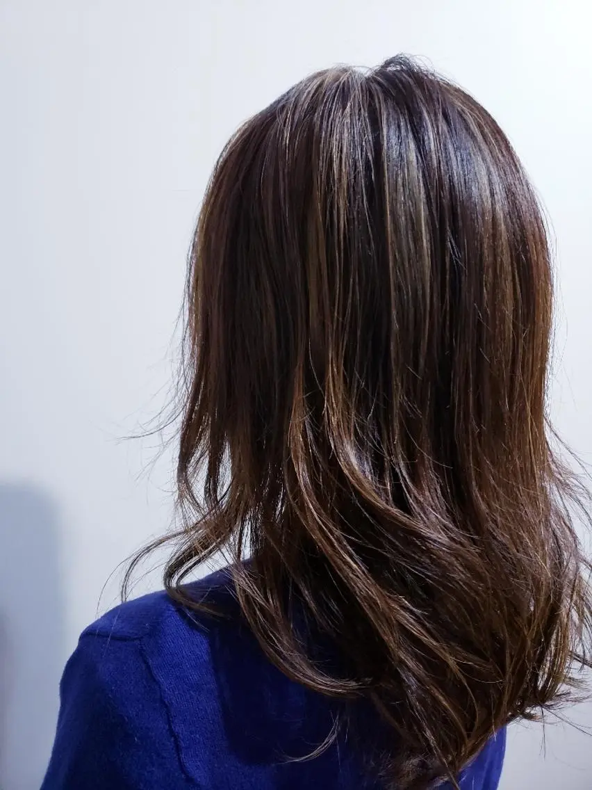 カラー ロング パーマ 饒平名 知也のヘアスタイル