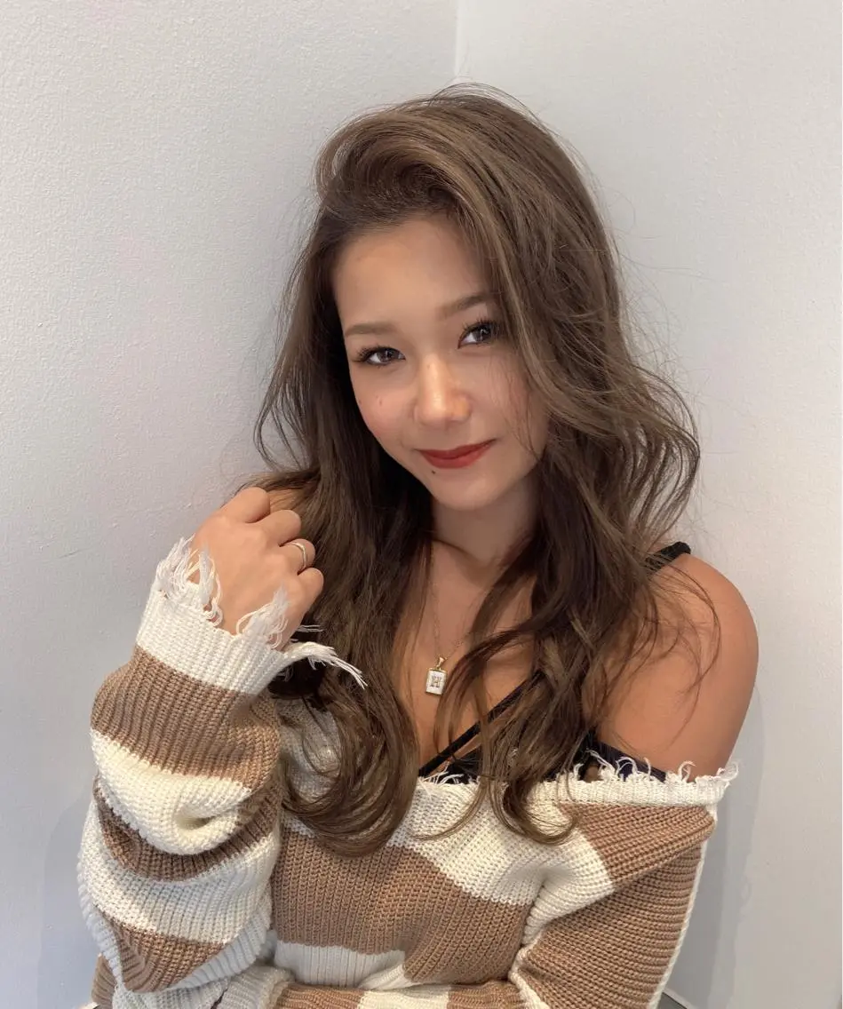 ミディアム カラー カット ヘアカラー トリートメント ブリーチ 透明感HIDEのヘアスタイル