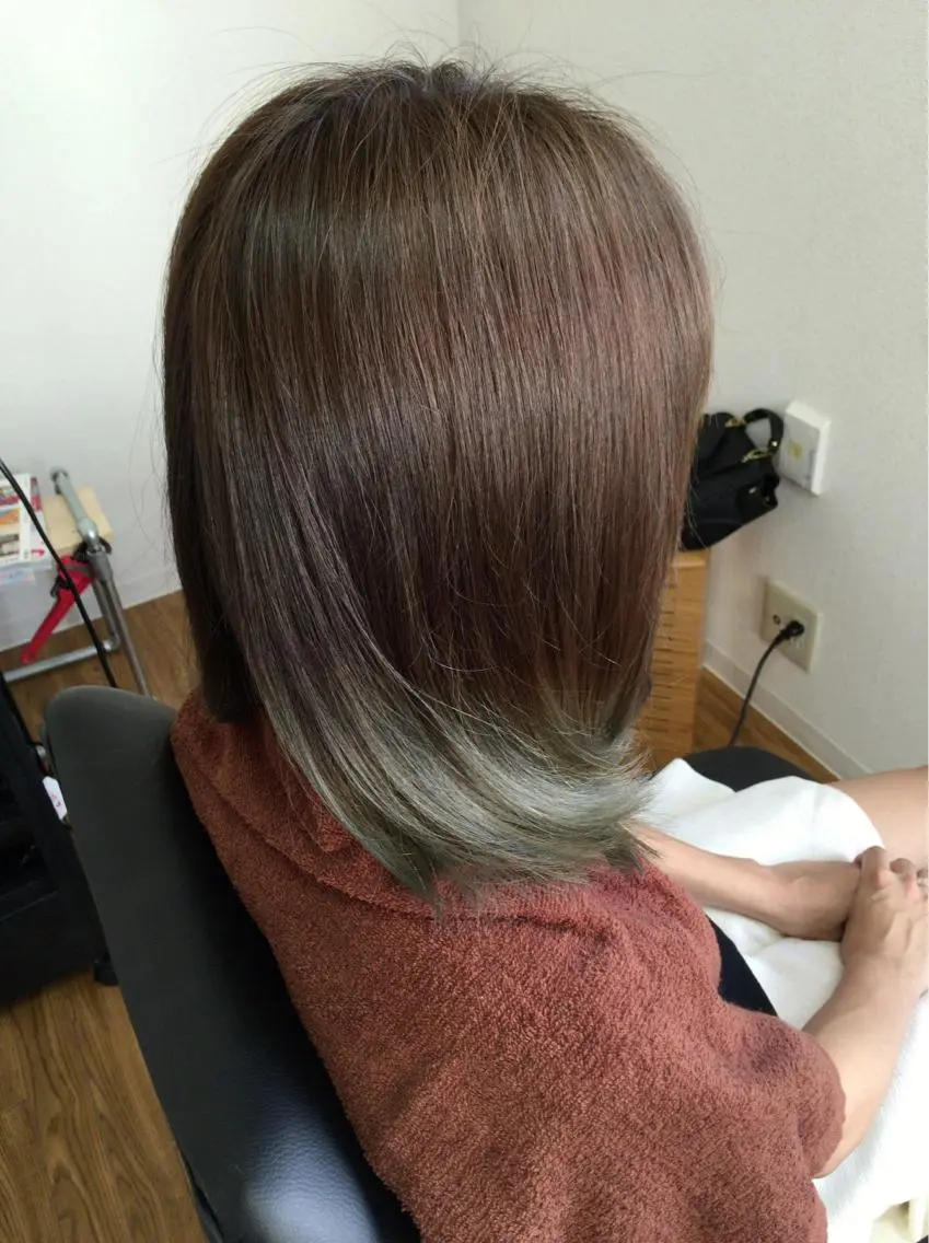 ミディアム カラー グラデーションカラー じょん 。のヘアスタイル