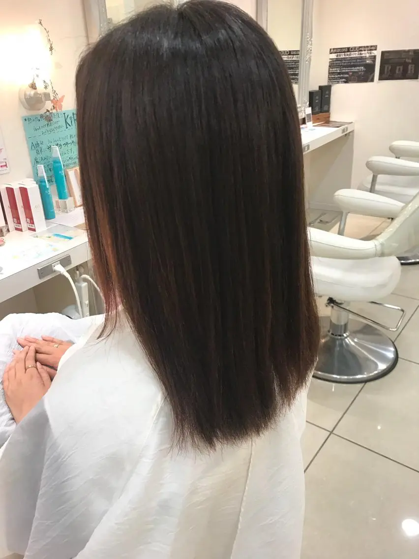 セミロング デザインカラー茅ヶ崎 オオタ カズキのヘアスタイル