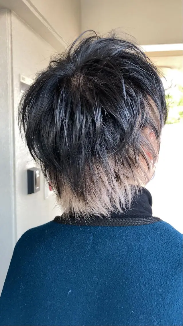 ミディアム カラー メンズ メンズウルフカット ツートーンカラー ウルフカット ヘアカラー 完全個室マンツーマン メンズサロン草野貴樹のヘアスタイル