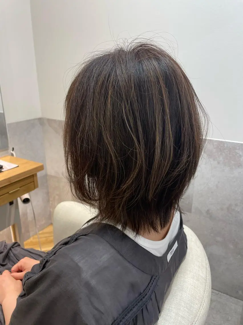ミディアム カラー イルミナカラー 髪質改善 縮毛矯正 tuuli トゥーリのヘアスタイル