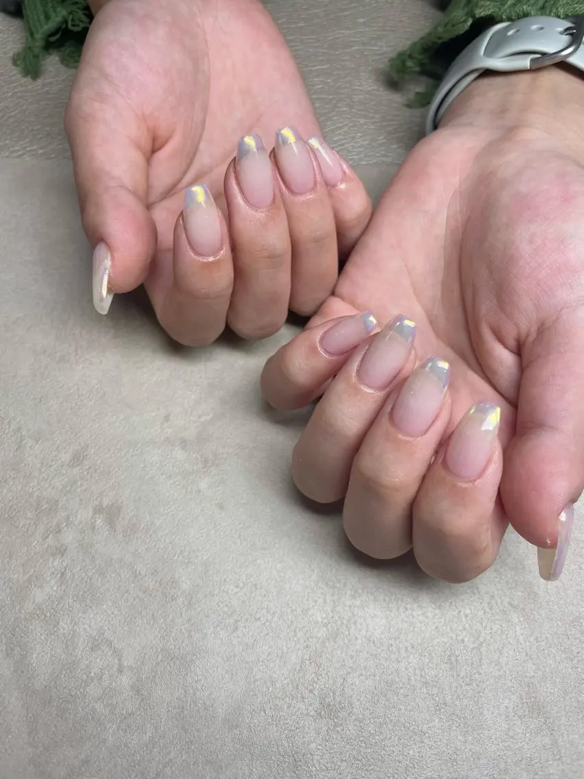 ネイル オーロラネイル with hues AYAのネイルデザイン