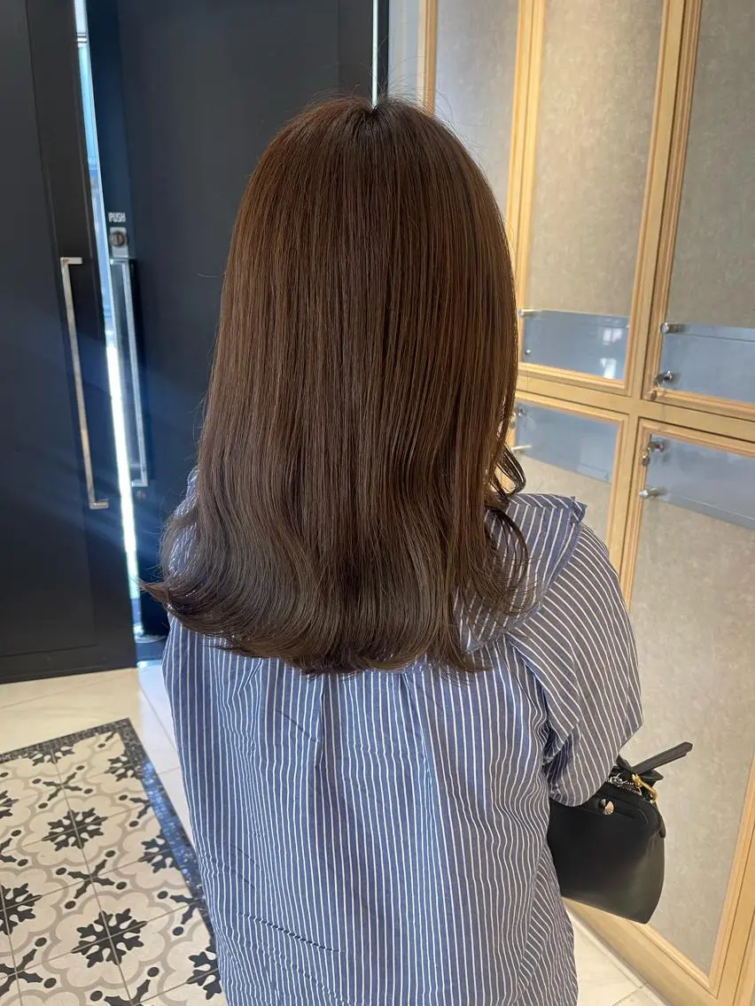 セミロング カラー ベージュカラー オリーブベージュ ヘアカラー トリートメント ヘッドスパ ヘアセット 透明感/レイヤー スタイル🤎mamiのヘアスタイル