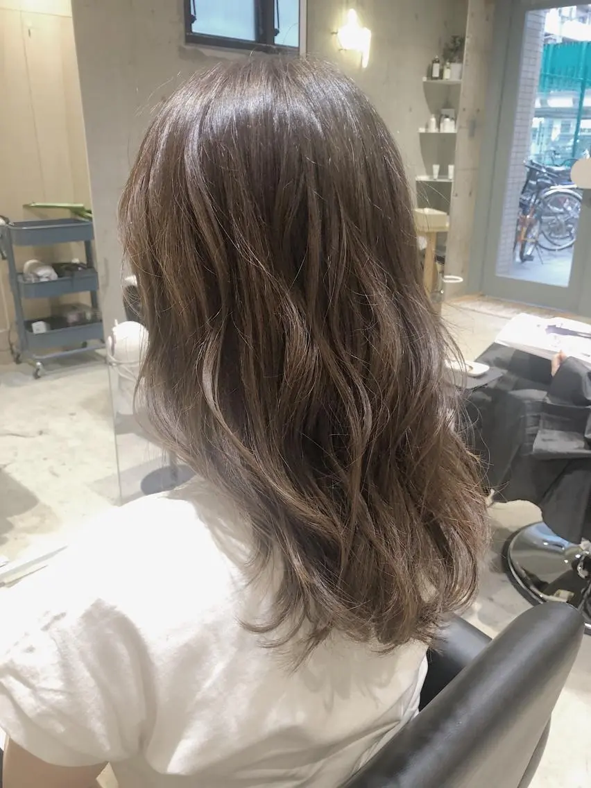 セミロング カット ヘアカラー パーマ Pelo hairのヘアスタイル