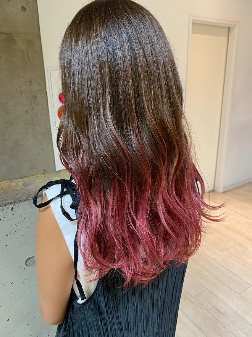 ロング カラー ブリーチ グラデーションカラー ピンクカラー エクステ/ハイトーン /インナー礒野朱里のヘアスタイル