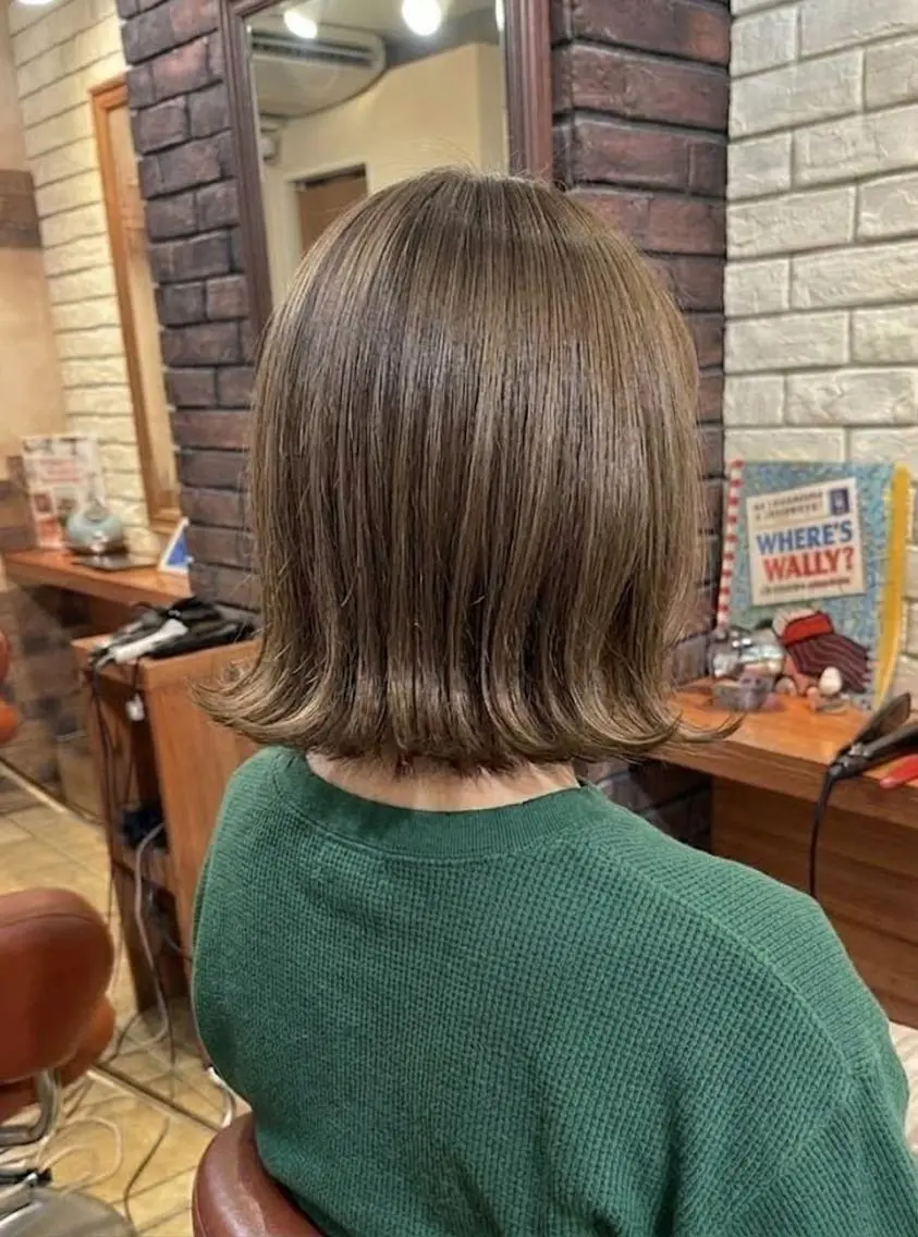 ミディアム ボブ 外ハネヘア flencia 丸 和博|カットのヘアスタイル