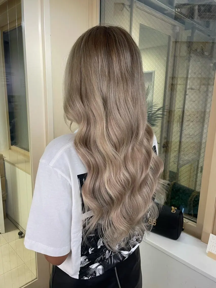 ロング カラー エクステ ロング ヘアカラー トリートメント 🌈プルエクステ& ハイトーン🌈関飛鳥のヘアスタイル