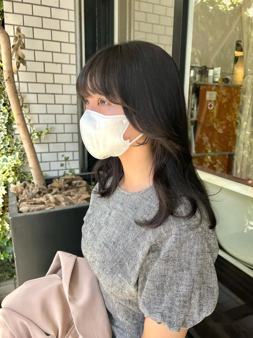 ミディアム カラー 切りっぱなしボブ ベージュカラー ブリーチ ケアブリーチ 透明感カラー 柔らかブラウン/顔周 りレイヤー♡ユウシのヘアスタイル