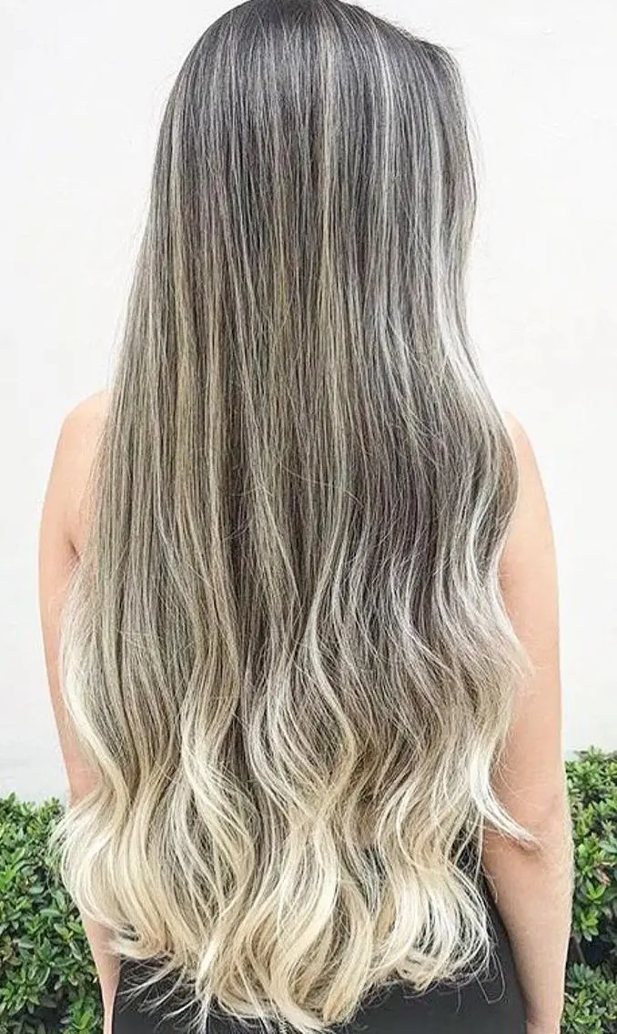 ロング カラー パーマ ヘアアレンジ 大阪レミーエクステ チビ編み込みのヘアスタイル