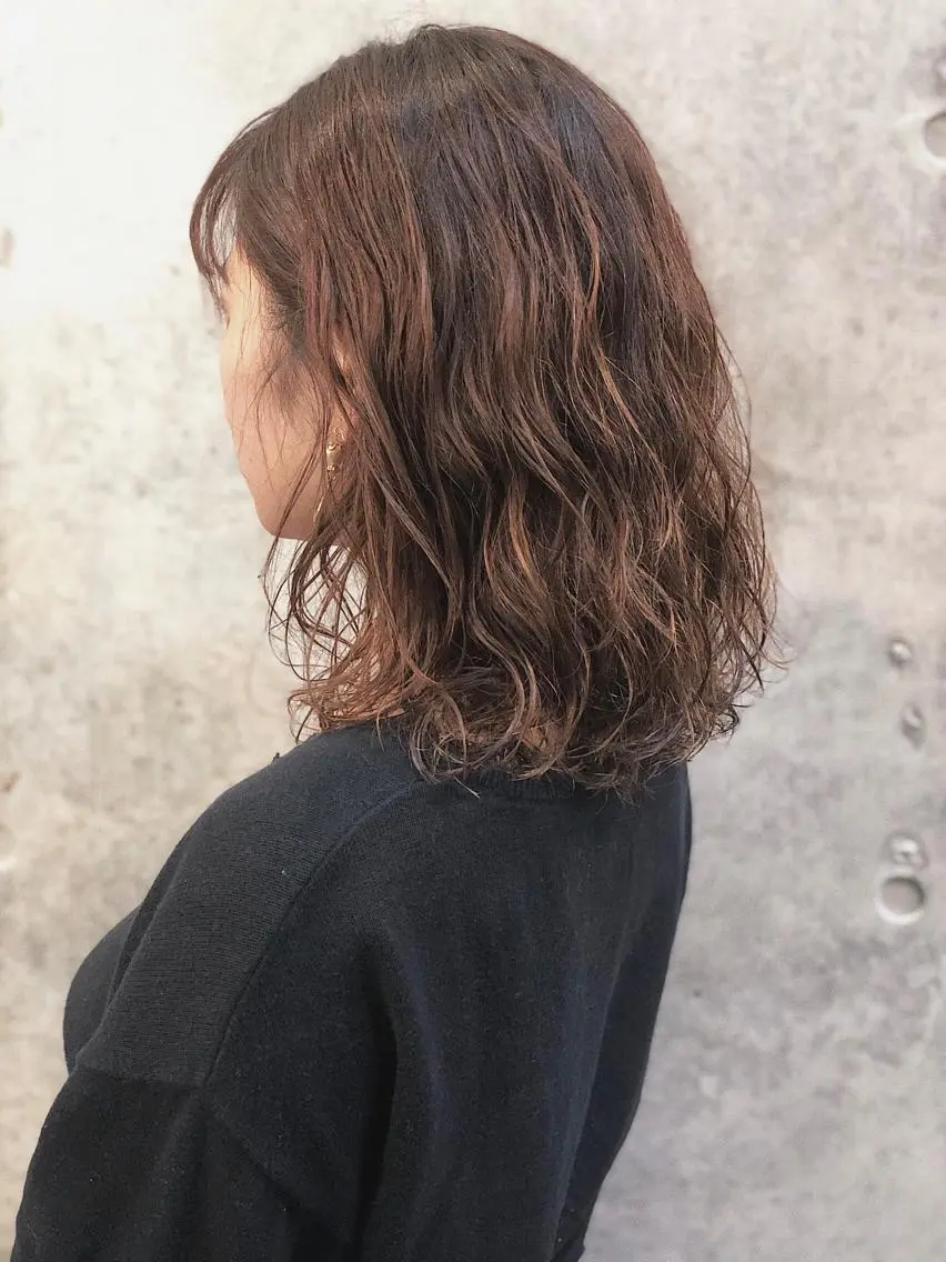 ミディアム カラー パーマ 【雰囲気ヘア☺︎】 岩井隼人のヘアスタイル