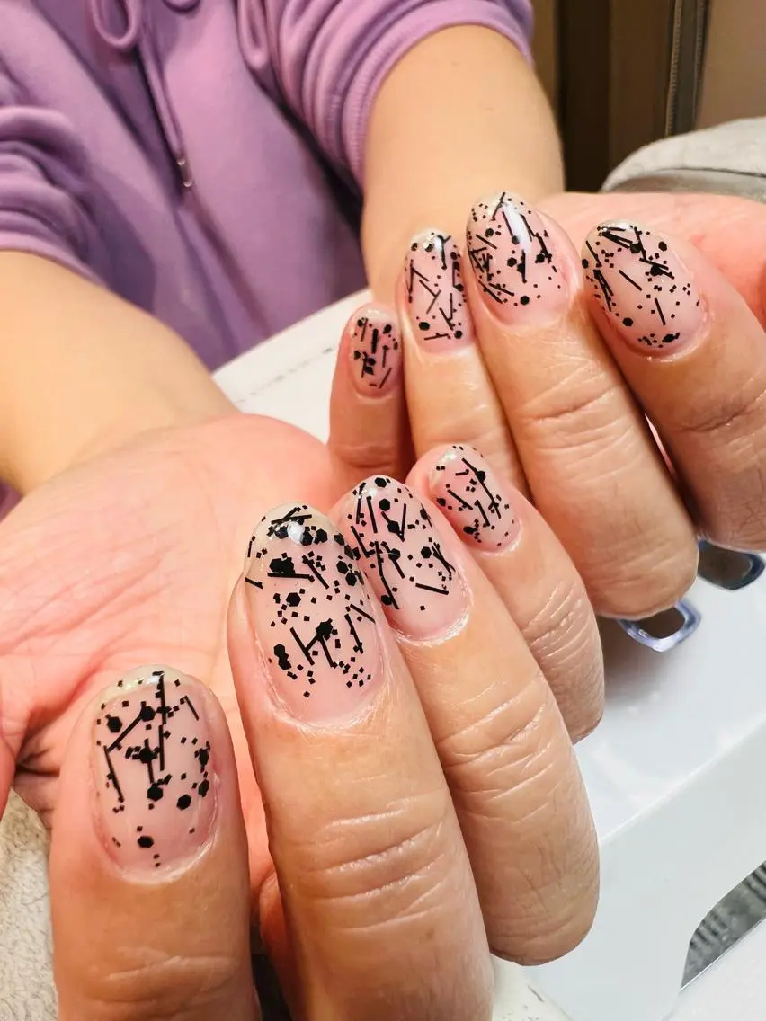 ネイル ラメ(グリッター) ワンカラーネイル bijou nails 蓮のネイルデザイン