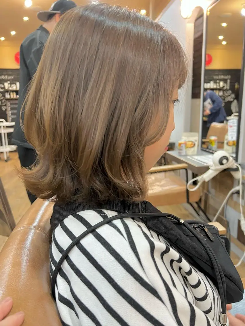 ミディアム カラー ミディアムレイヤー レイヤーカット SHIAN 八王子 🦋小林 美羅🦋のヘアスタイル