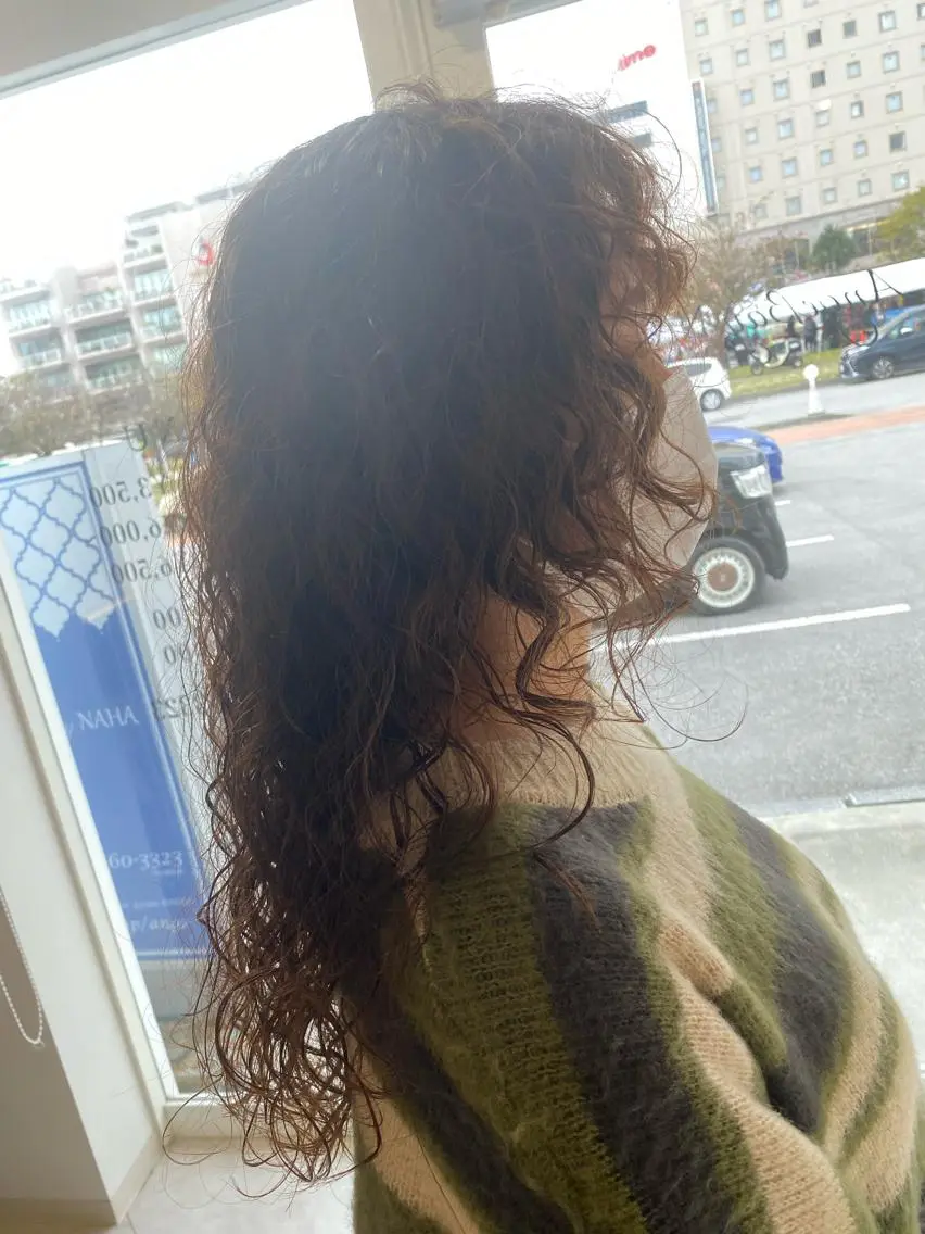 ロング パーマ カット パーマ 饒平名 知也のヘアスタイル