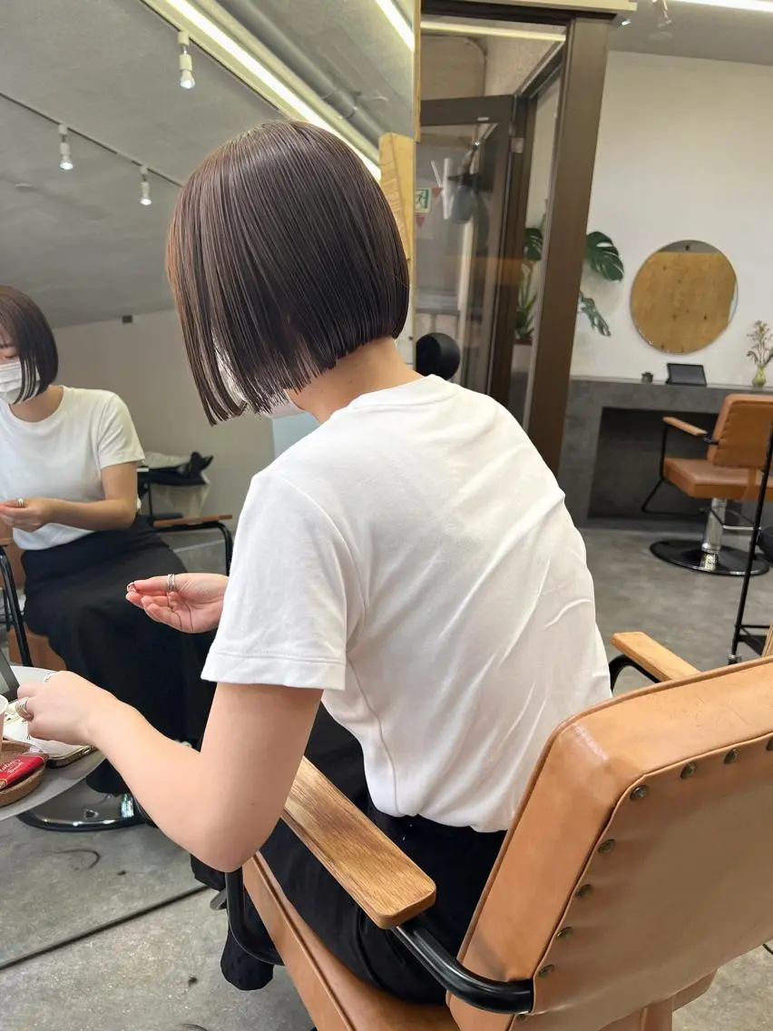 ショート カラー カット ヘアカラー トリートメント 顔周りレイヤー/韓国 ブリーチminamiのヘアスタイル