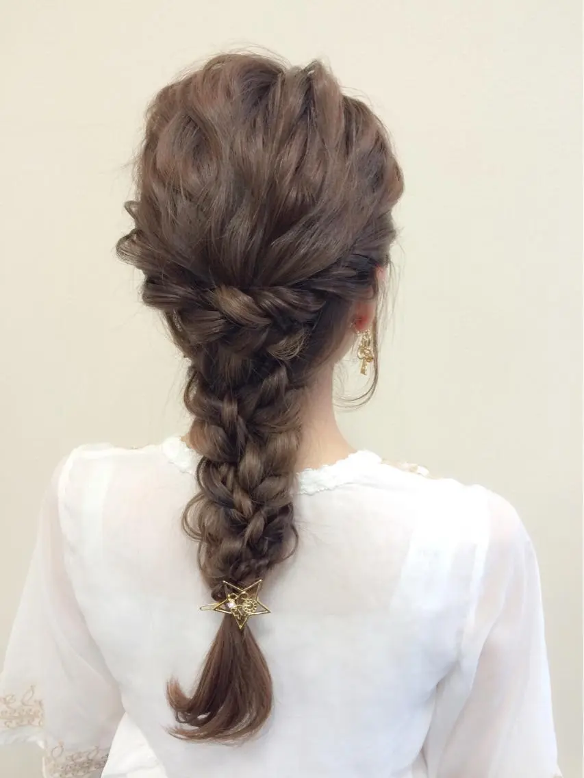 ロング ヘアアレンジ 三つ編み 沢田 瞳のヘアスタイル