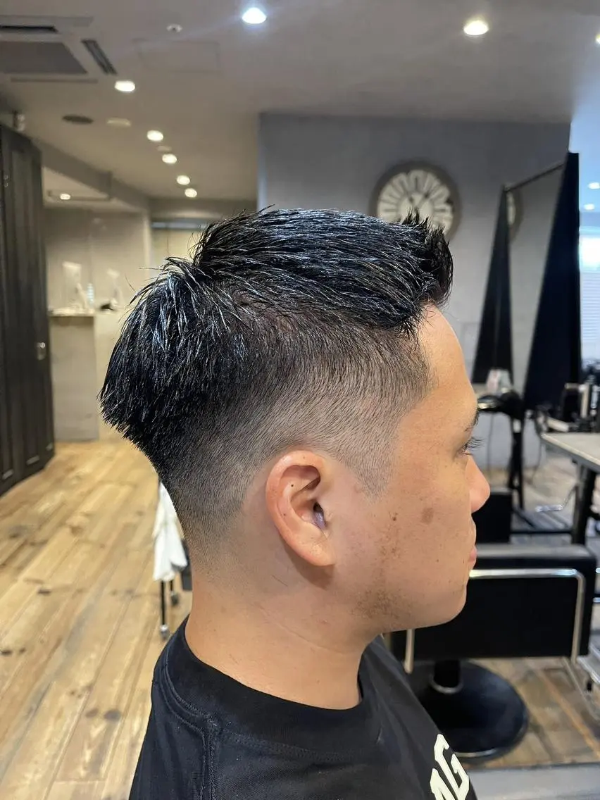 メンズ 氏家勝悟深夜営業OK メンズstylistのヘアスタイル