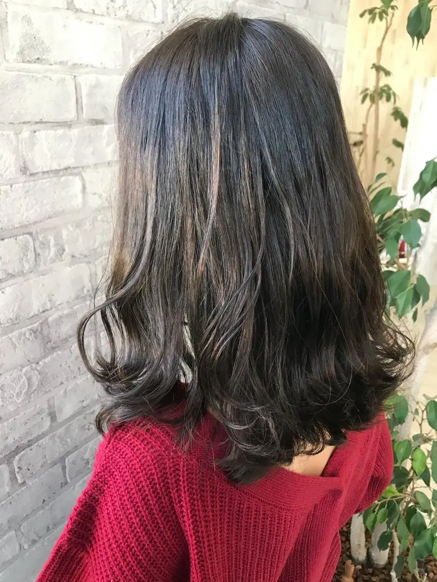 ミディアム カラー ブリーチ グレージュ ブリーチなしカラー ヘアカラー トリートメント Oopsレイヤー 加藤澄都のヘアスタイル