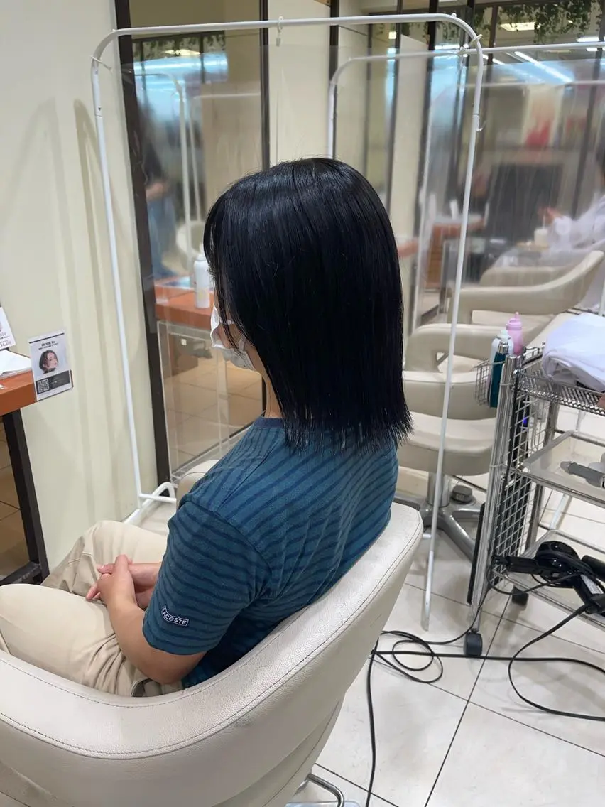 ミディアム カラー 黒髪 ブルーカラー ブルーブラック カネヒラ リョウスケのヘアスタイル