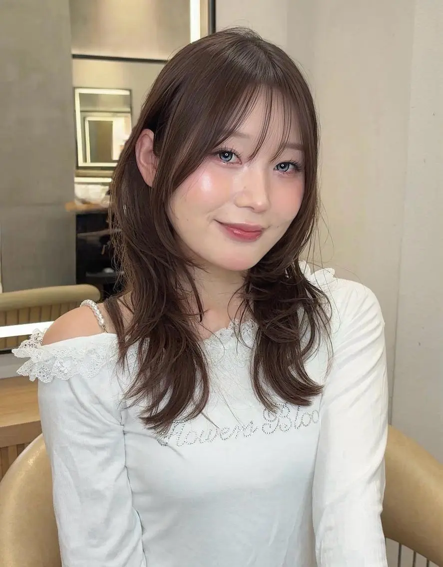 セミロング ハッシュカット 韓国風ヘア レイヤーカット 縮毛矯正 カット ヘアカラー トリートメント GLROW IVY 大宮のヘアスタイル