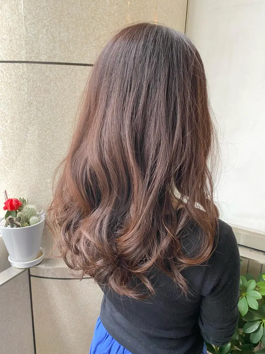 ロング カラー ロングレイヤー グレージュ ミルクティーグレージュ 髪質改善 レイヤーカット 統括マネージャー/ 髪のドクター/前原悟のヘアスタイル