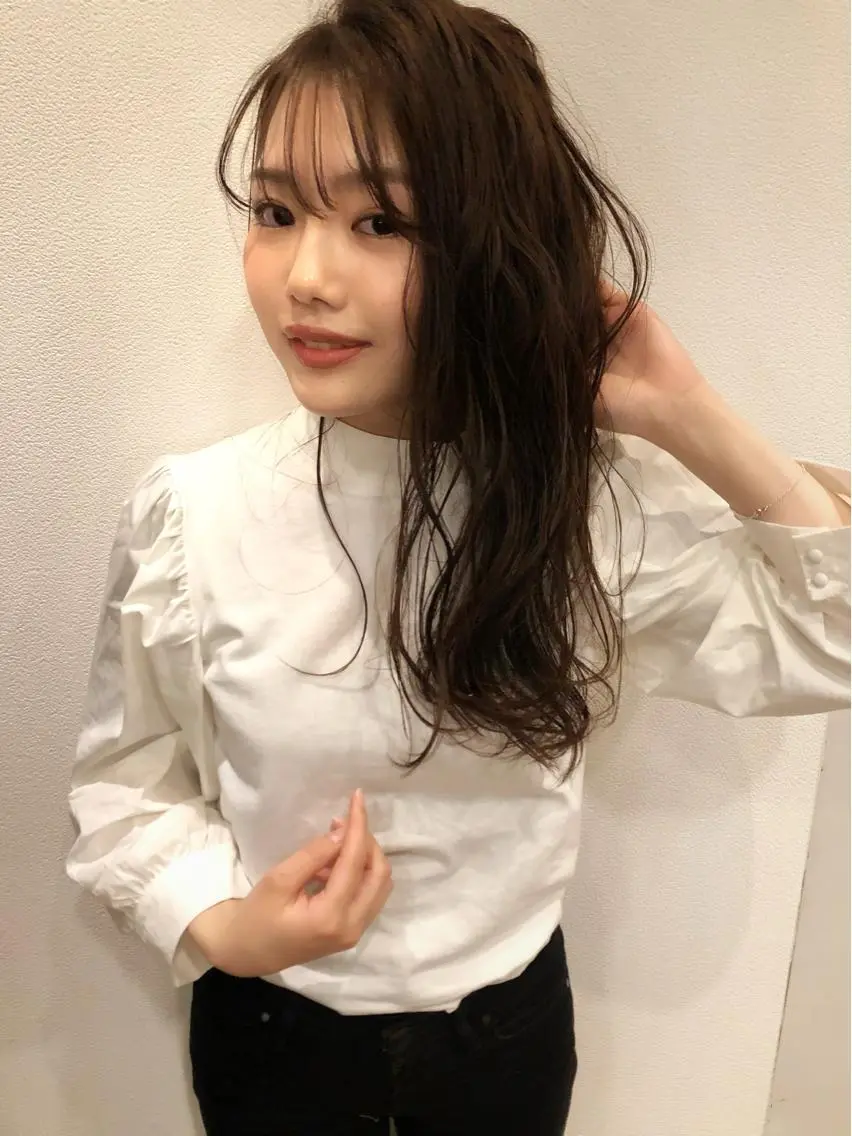 ロング カラー 岡田 拓也のヘアスタイル
