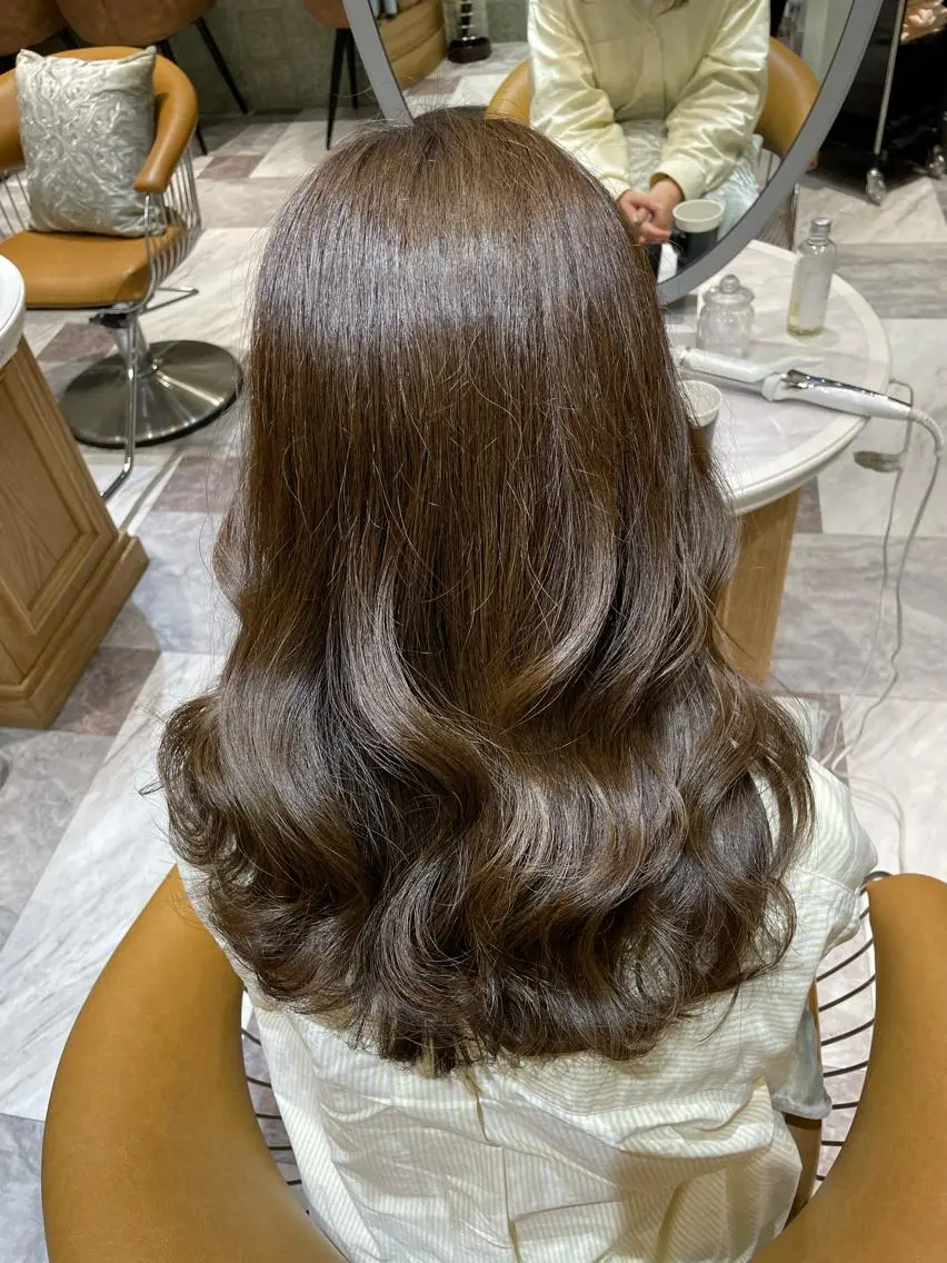 セミロング カラー ベージュカラー 黒髪 ブリーチ ブルーカラー ブルーブラック ヘアカラー トリートメント 木屋元一/透明感 /前髪/レイヤーのヘアスタイル