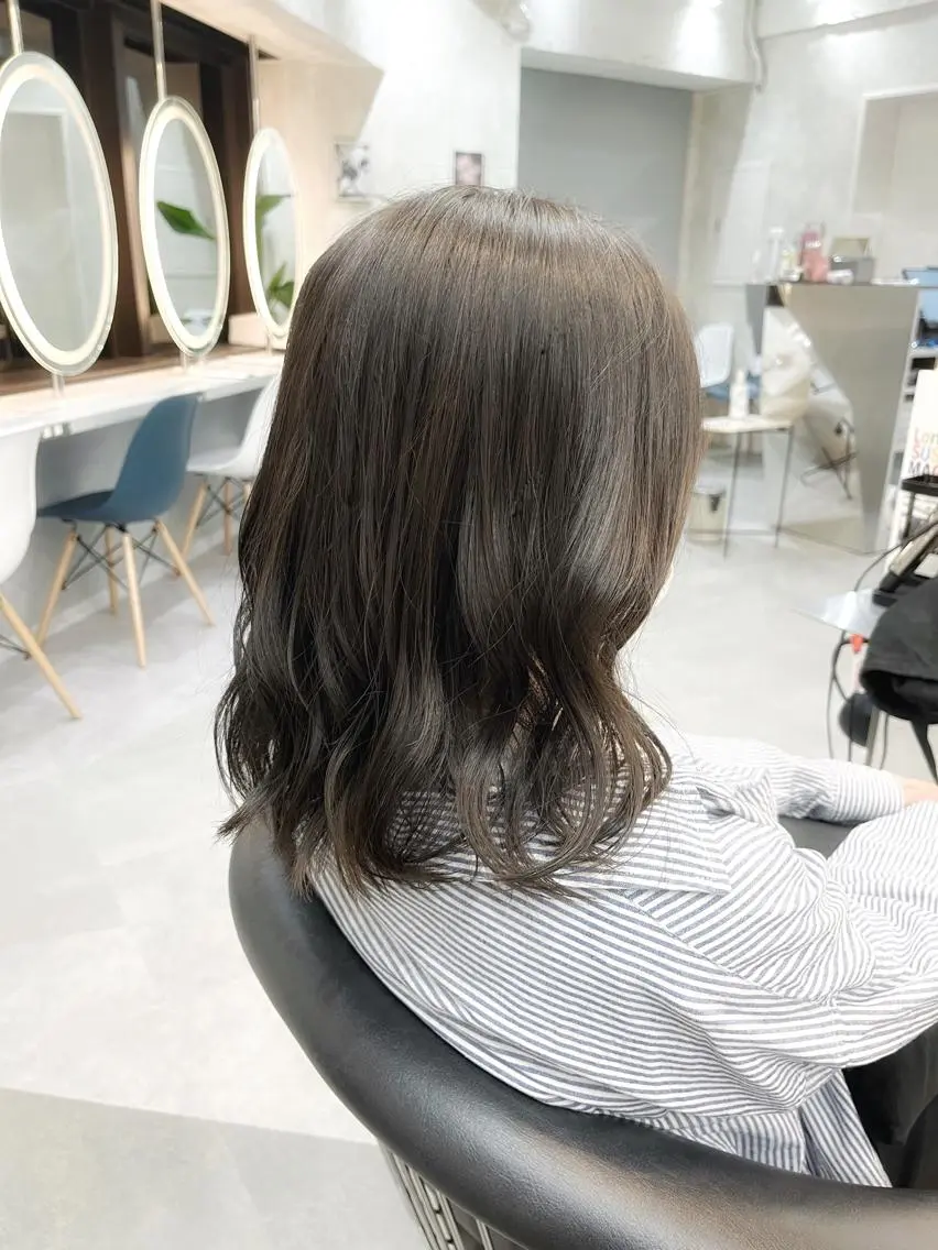 セミロング カラー ヘアアレンジ ボブ｜韓国｜美髪矯正 ｜amika🌙のヘアスタイル