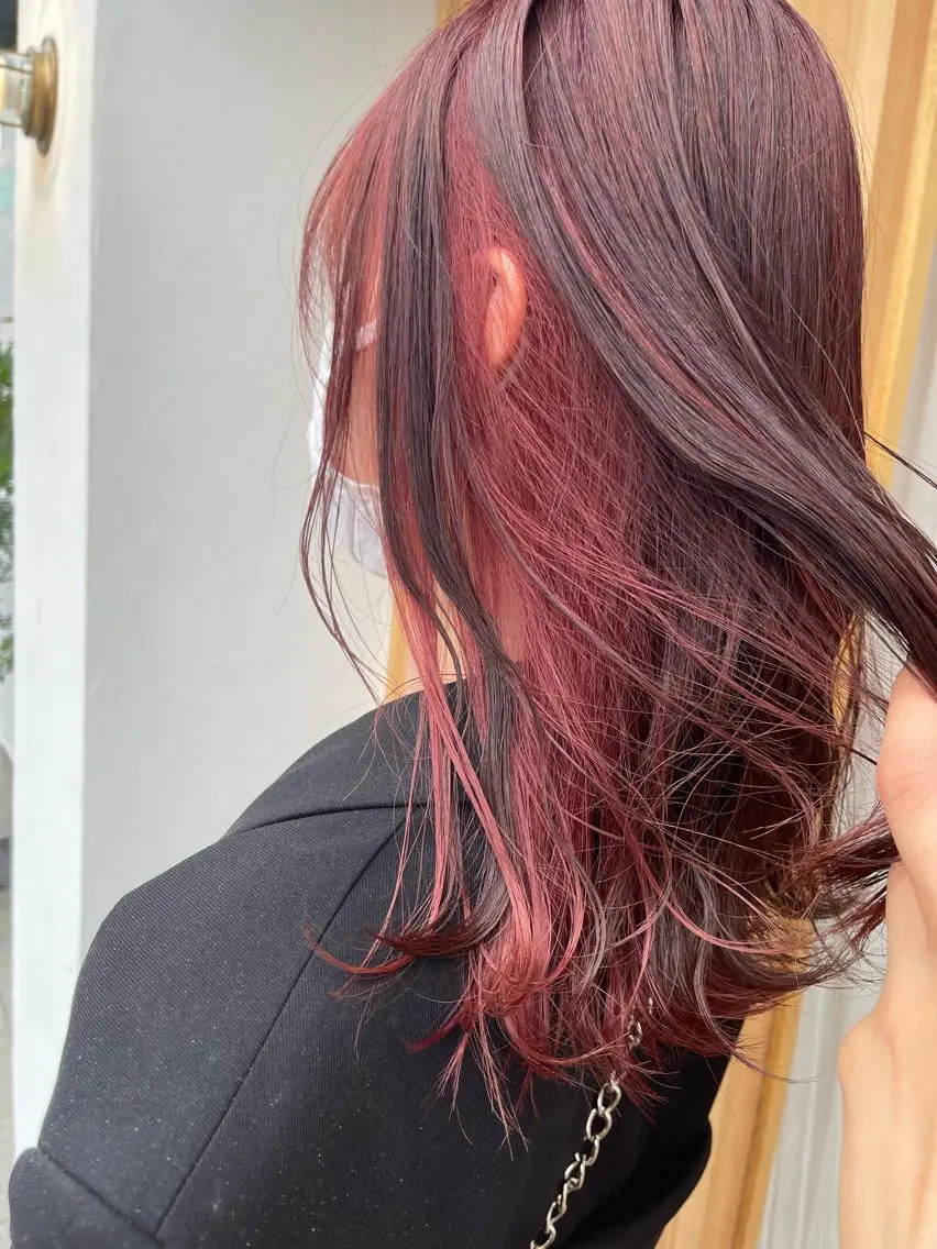 ミディアム カラー ブラウンカラー ピンクカラー レッドカラー ヘアカラー 由比藤理子 ブリーチカラー🌈のヘアスタイル