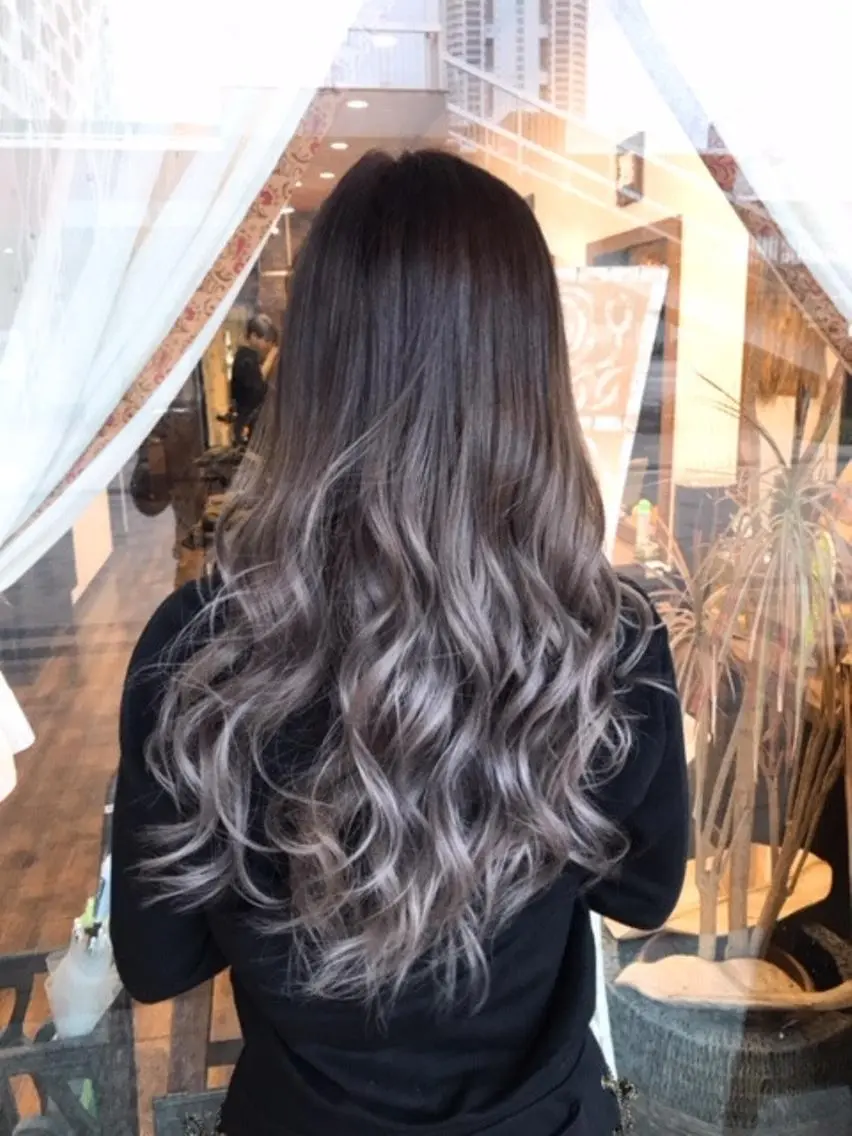 ロング カット ヘアカラー JASMINE by carrefourのヘアスタイル