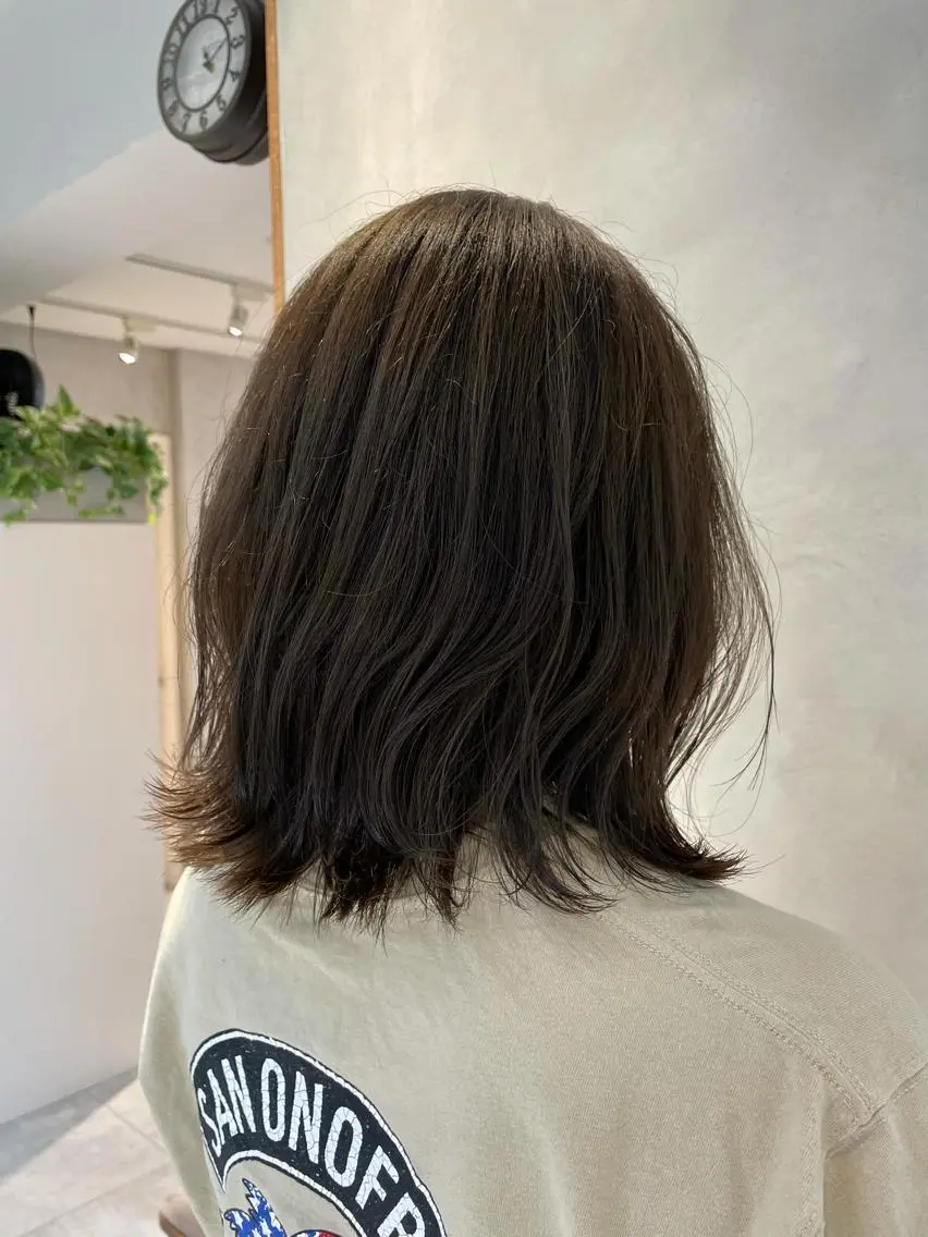 ミディアム カラー ベージュカラー ブリーチ ブリーチなしカラー オリーブベージュ 若林 良のヘアスタイル