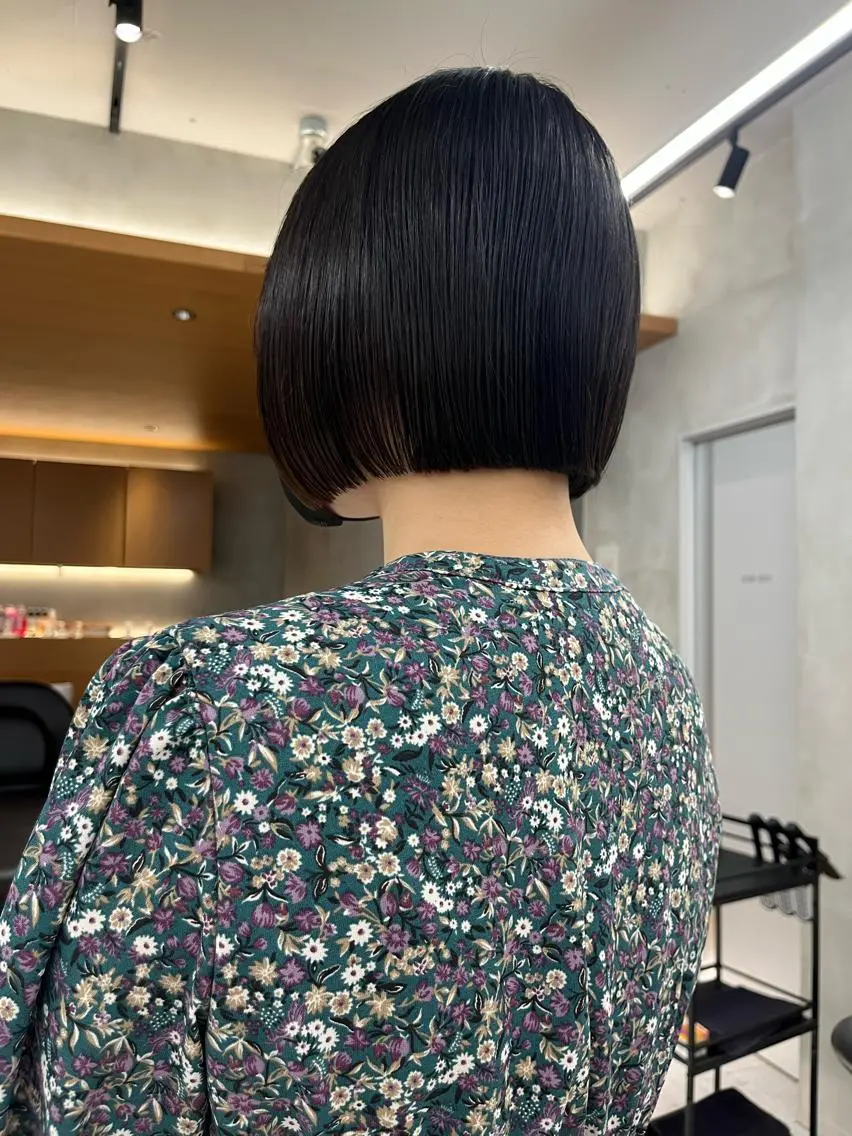ミディアム 縮毛矯正ボブ&顔まわ レイヤー♡TOMOEのヘアスタイル