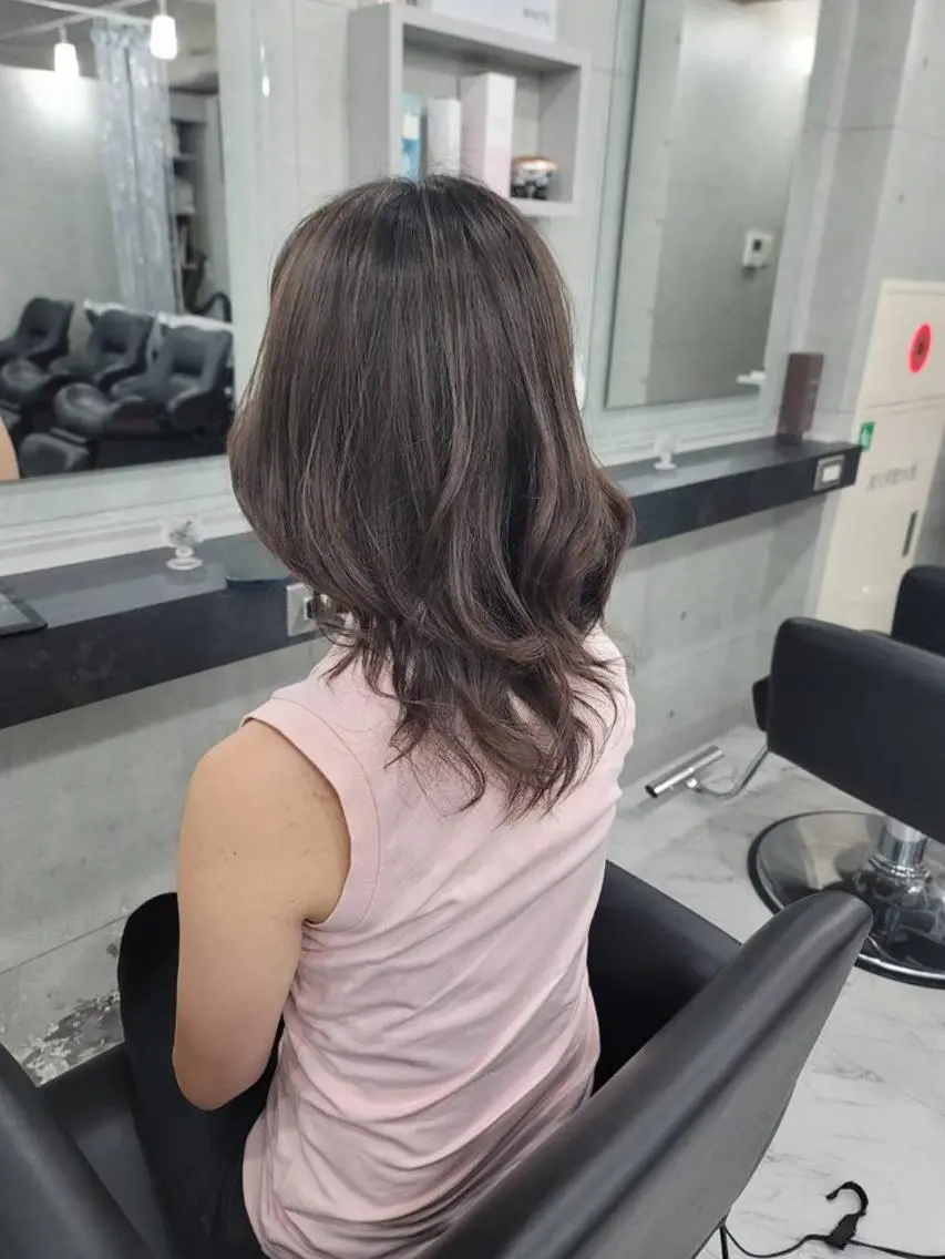 ミディアム カラー アッシュ アッシュグレー アッシュグレージュ ブラウンカラー 透明感カラー カット ヘアカラー トリートメント ❇️安達 優心❇️ レイヤー/艶髪特化のヘアスタイル