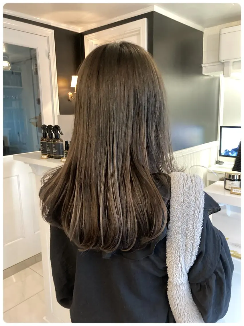 セミロング ハイライト 嶋崎 留美のヘアスタイル