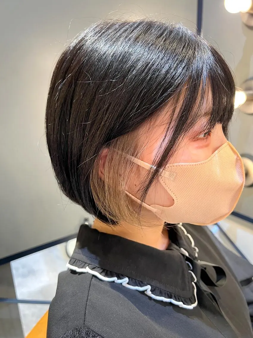 ショート カラー ベージュカラー ブリーチ ミルクティーベージュ THINK SHOP sakiのヘアスタイル