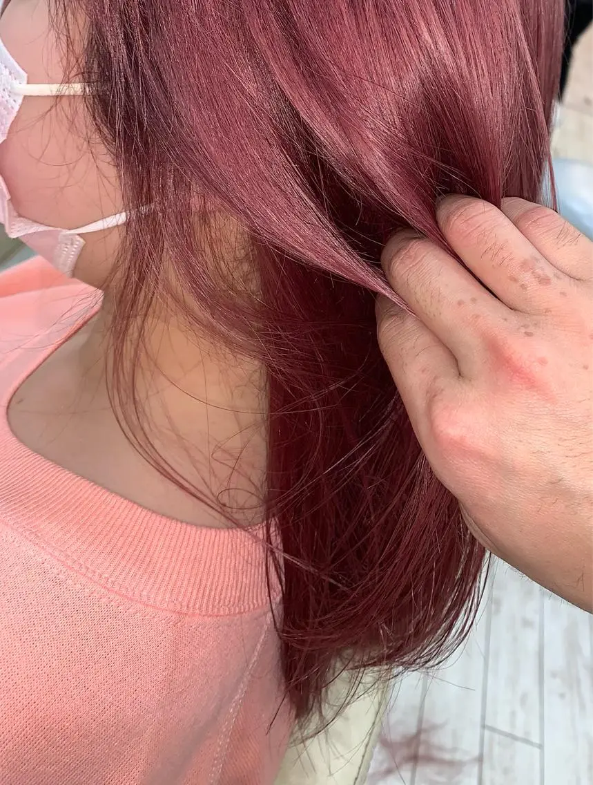 セミロング カラー ヘアアレンジ ピンクカラー カット ヘアカラー 今村公介 ブリーチ特化、派手髪のヘアスタイル