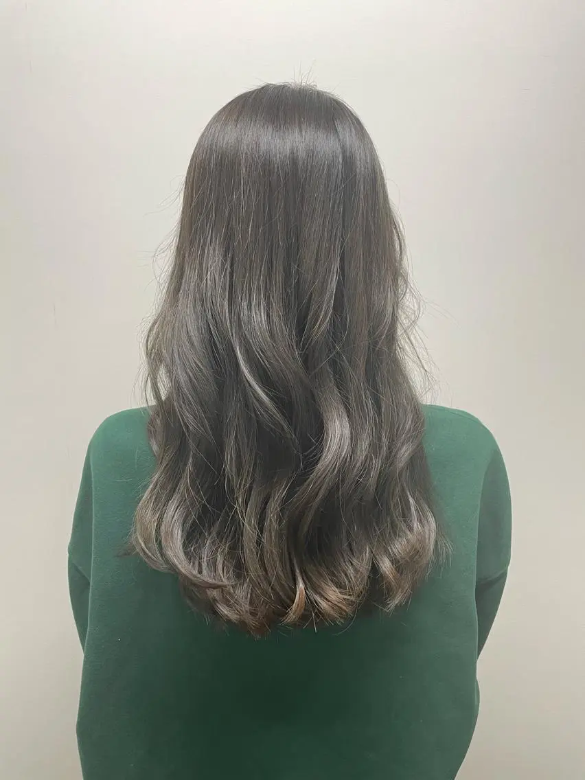 ロング カラー ブリーチ 透明感カラー グレージュ ブリーチなしカラー ボブパーマ🧸 /YUNAのヘアスタイル