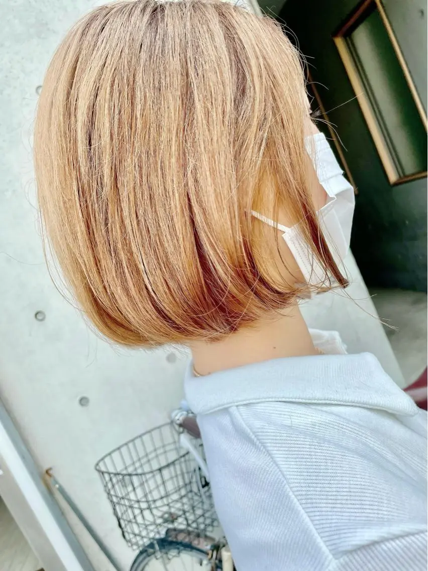ショート カラー ベージュカラー ブリーチ ミルクティーベージュ ボブ 通い続けられるサロン ママ美容師　明日香のヘアスタイル