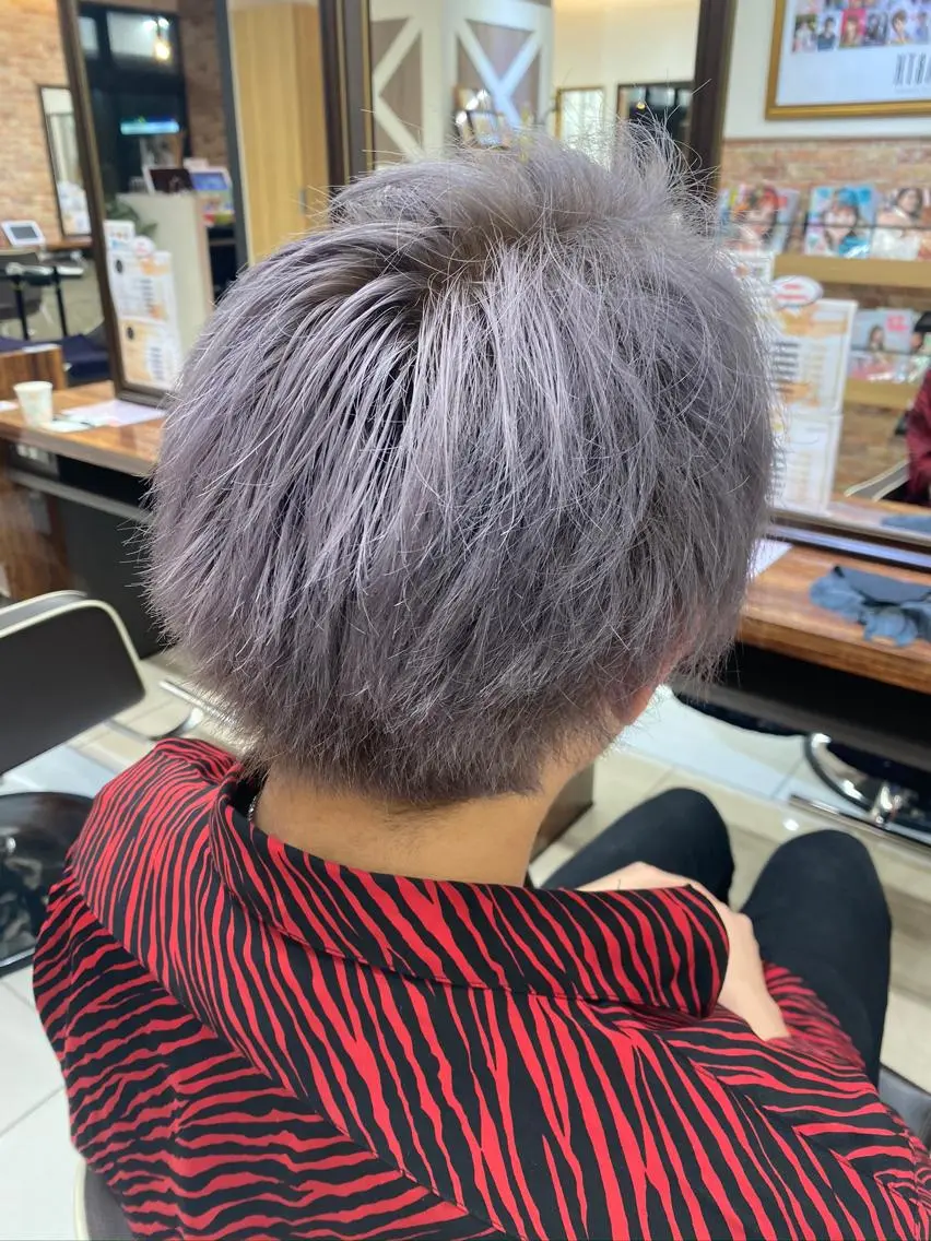 ショート カラー 髪質改善・縮毛矯正 白根凌二のヘアスタイル