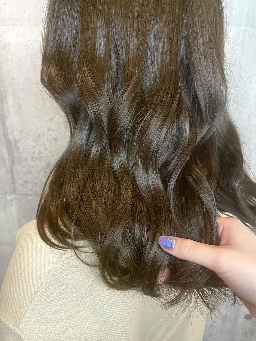 セミロング カット ヘアカラー ami .のヘアスタイル