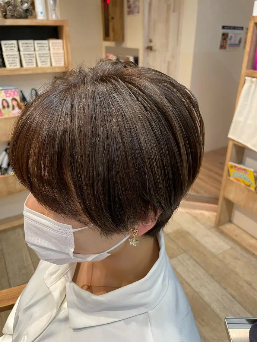 ショート カラー ブリーチ 透明感カラー ハイライトカラー ハイライト ヘアカラー トリートメント ✨横須賀髪質改善✨️ 加藤 百音のヘアスタイル