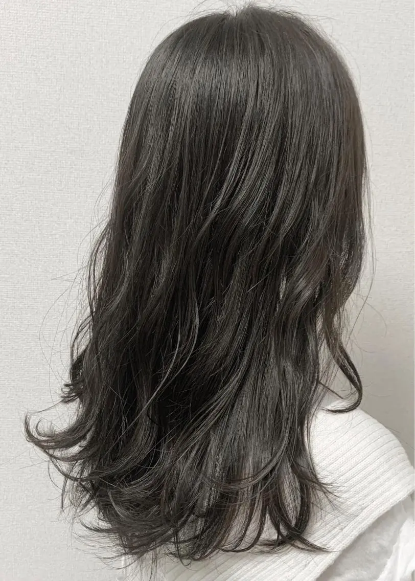 セミロング アッシュ 髪質改善お任せ ください♪ひとみのヘアスタイル