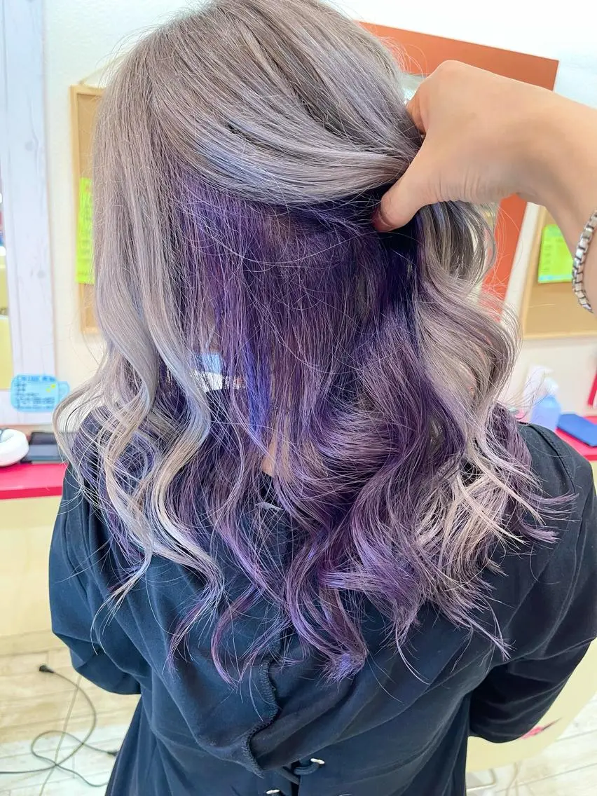 カラー シルバー バイオレットカラー ヘアカラー Kazu 🌠名古屋 ハイトーン/レイヤーのヘアスタイル