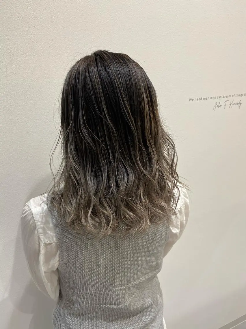 ミディアム カラー 鍵谷 公宏のヘアスタイル