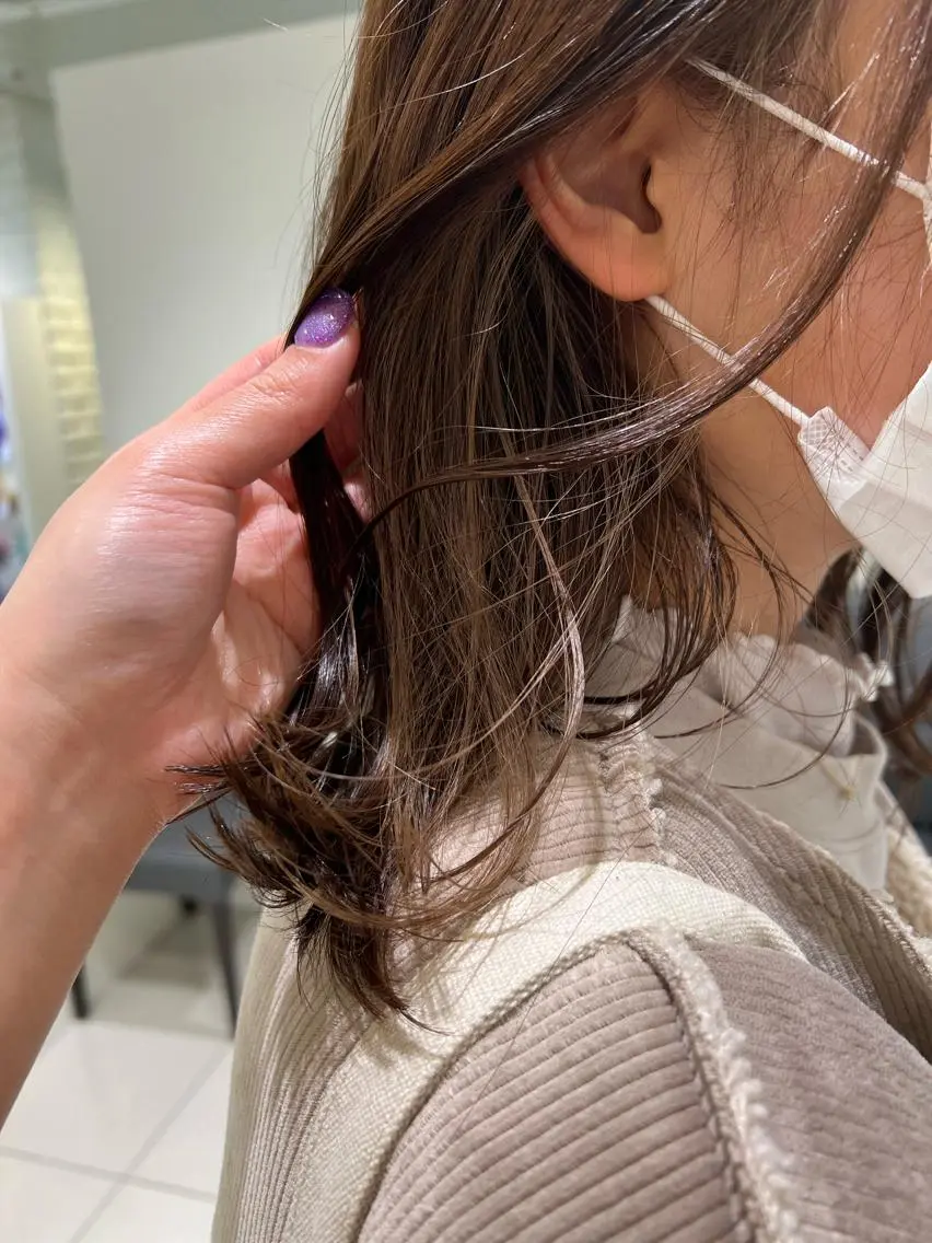 セミロング カラー ベージュカラー ブラウンカラー 透明感カラー イルミナカラー ヘアカラー トリートメント 【暖色カラー特化】 中山由梨のヘアスタイル