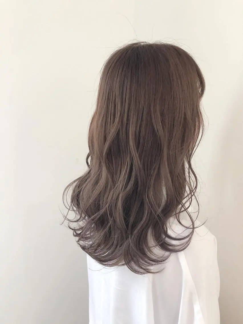 ロング 松田 みのりのヘアスタイル
